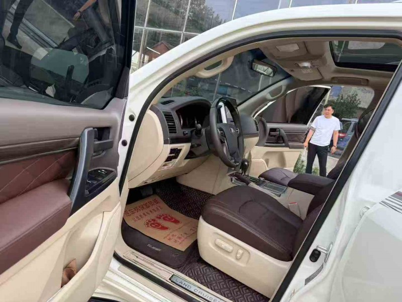 徐州19年丰田兰德酷路泽4