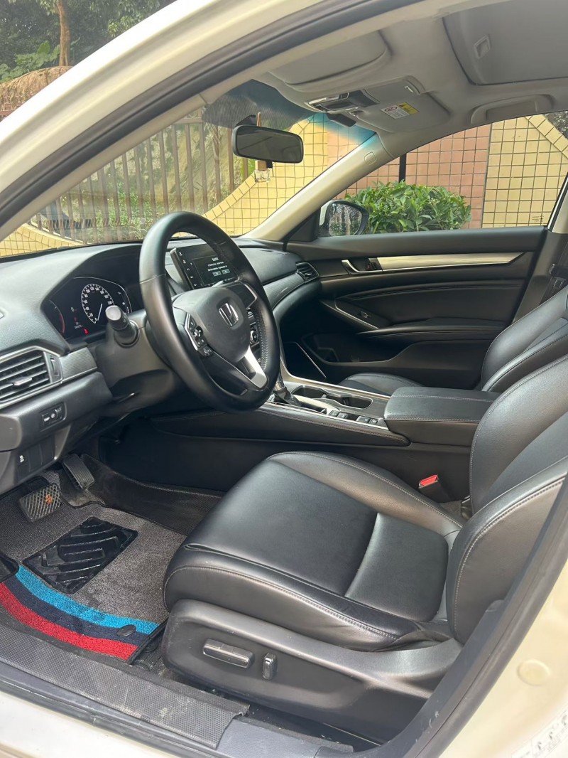 东莞22年本田雅阁5