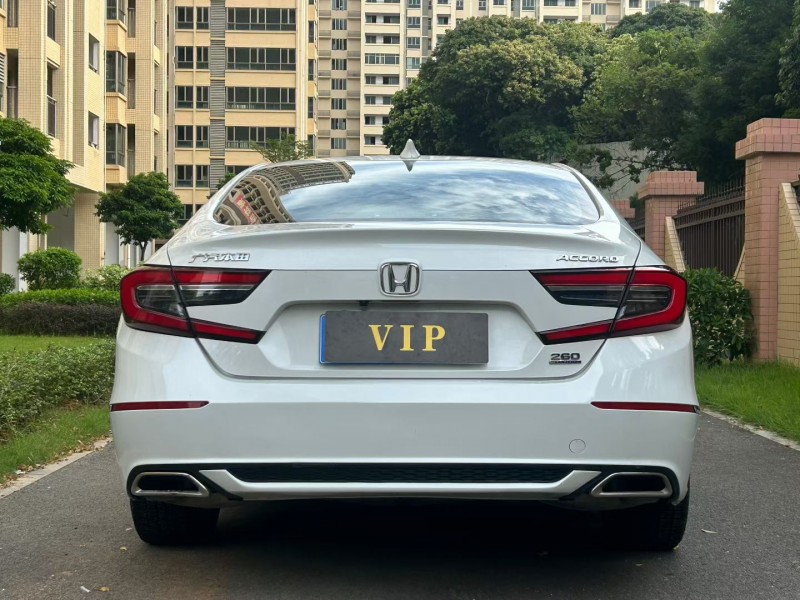 东莞22年本田雅阁7