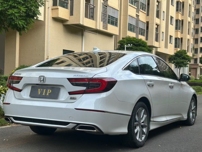 东莞22年本田雅阁8