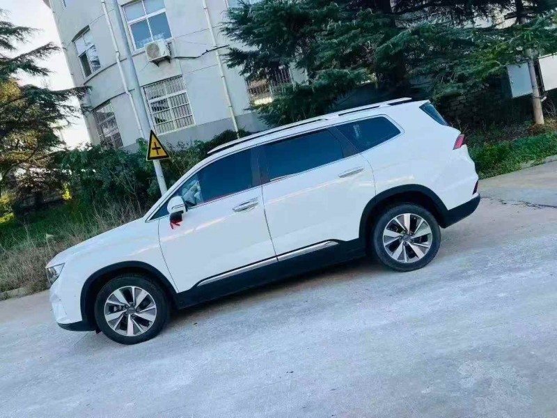 枣庄21年吉利博越3