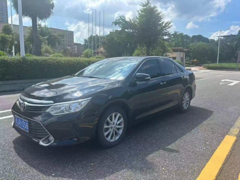 防城港16年丰田凯美瑞3