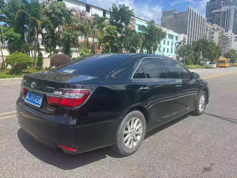 防城港16年丰田凯美瑞8