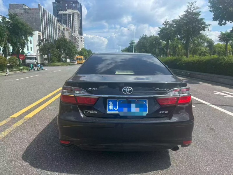 防城港16年丰田凯美瑞9