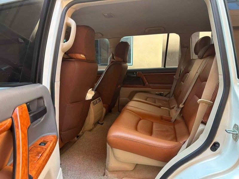 重庆15年丰田兰德酷路泽5