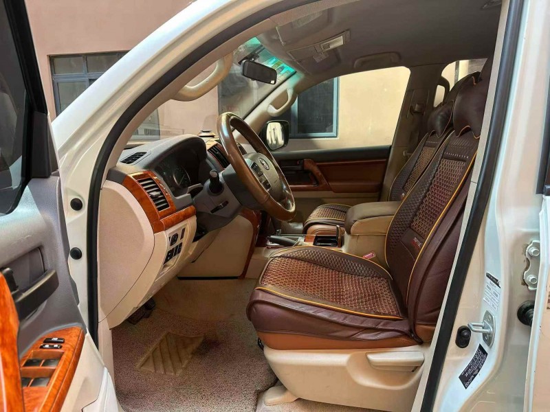 重庆15年丰田兰德酷路泽6