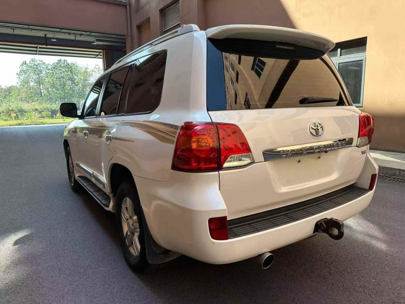 重庆15年丰田兰德酷路泽7