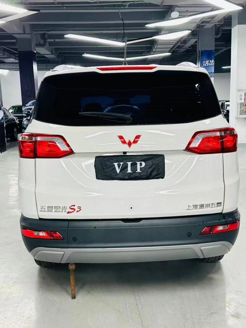 曲靖18年五菱汽车宏光9