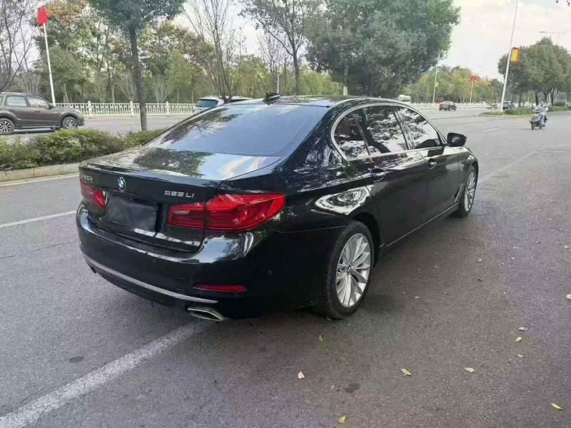 岳阳18年宝马5系8