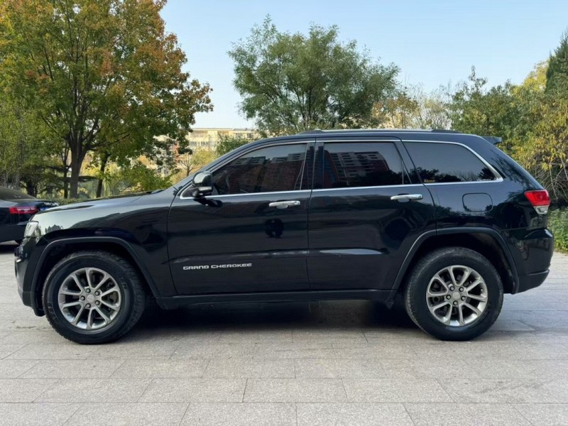 珠海14年Jeep大切诺基4