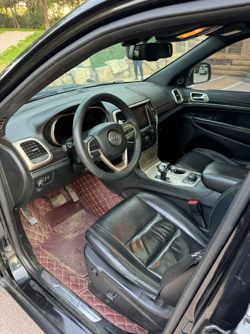 珠海14年Jeep大切诺基5