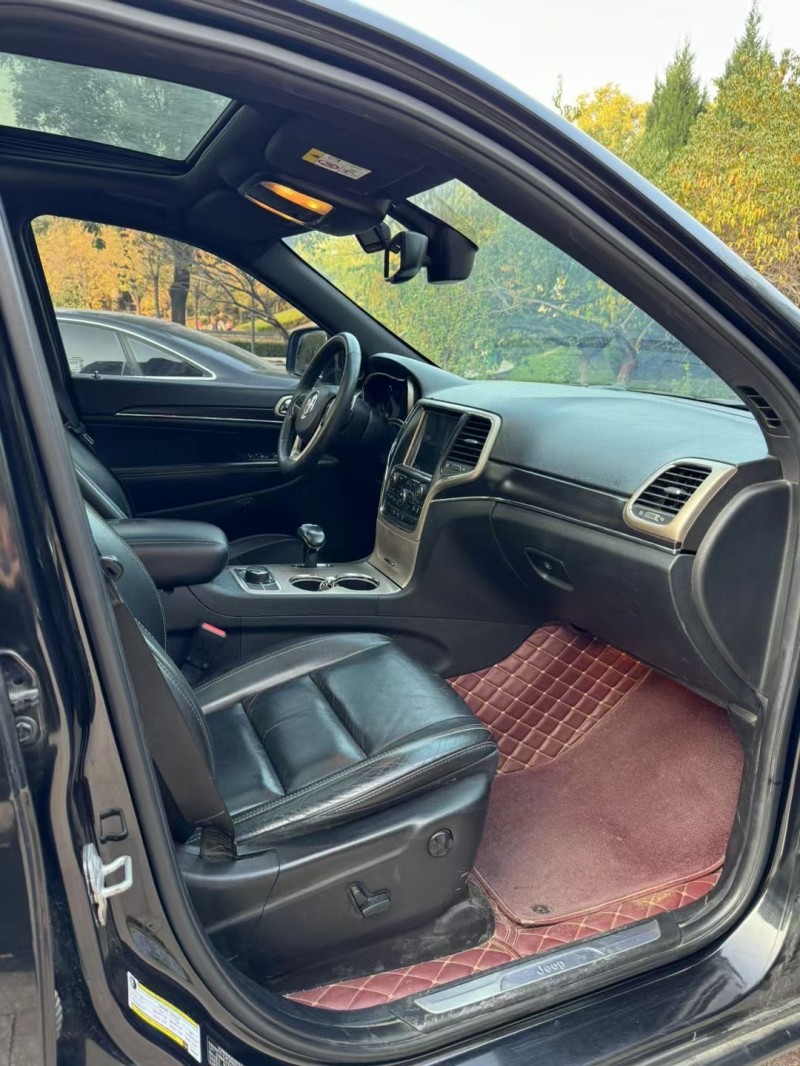 珠海14年Jeep大切诺基6