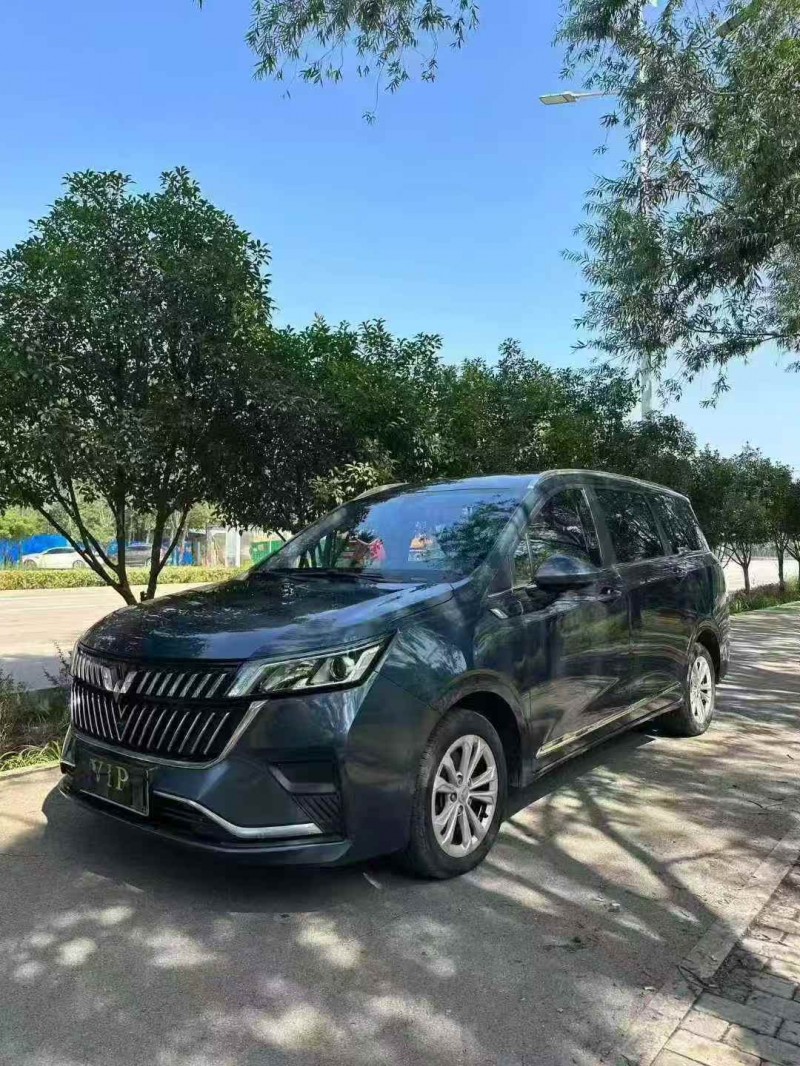 济宁23年五菱汽车佳辰3