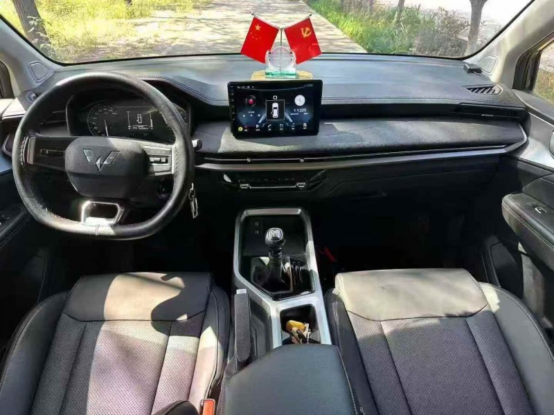 济宁23年五菱汽车佳辰4