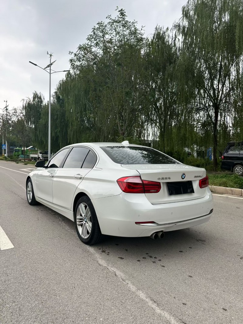 潍坊17年宝马3系8