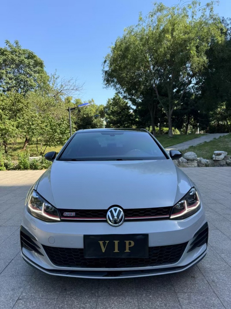 邢台18年大众高尔夫1