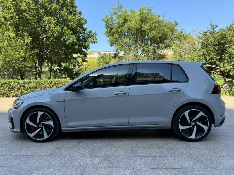 邢台18年大众高尔夫4