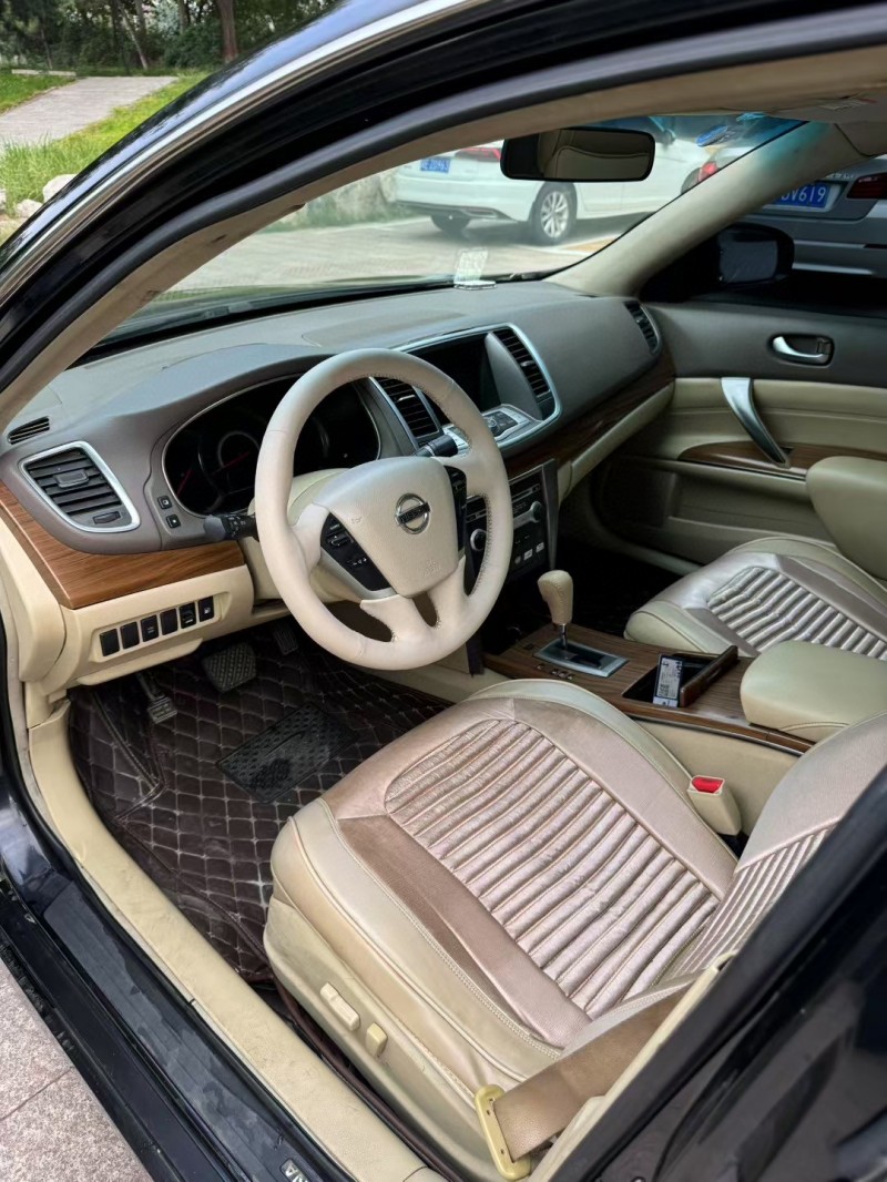 邢台12年日产天籁5