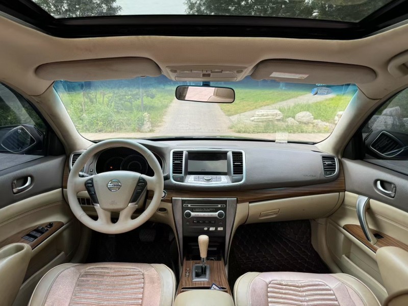 邢台12年日产天籁7