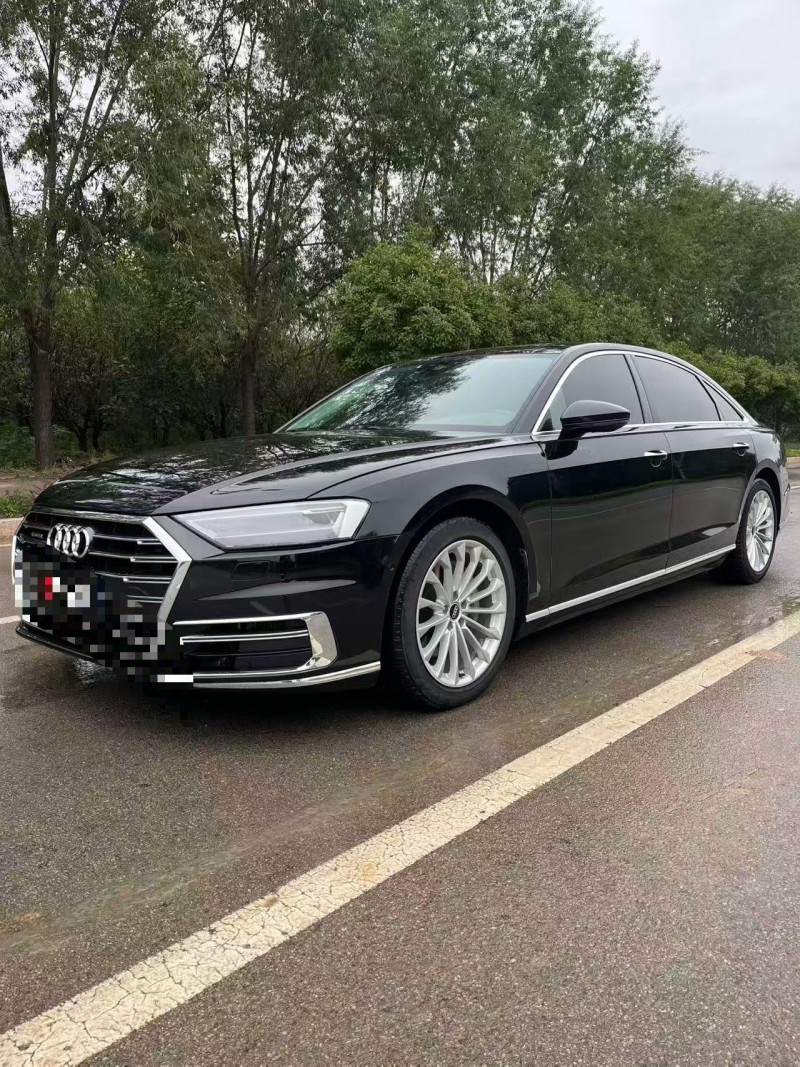 青岛21年奥迪A8L3