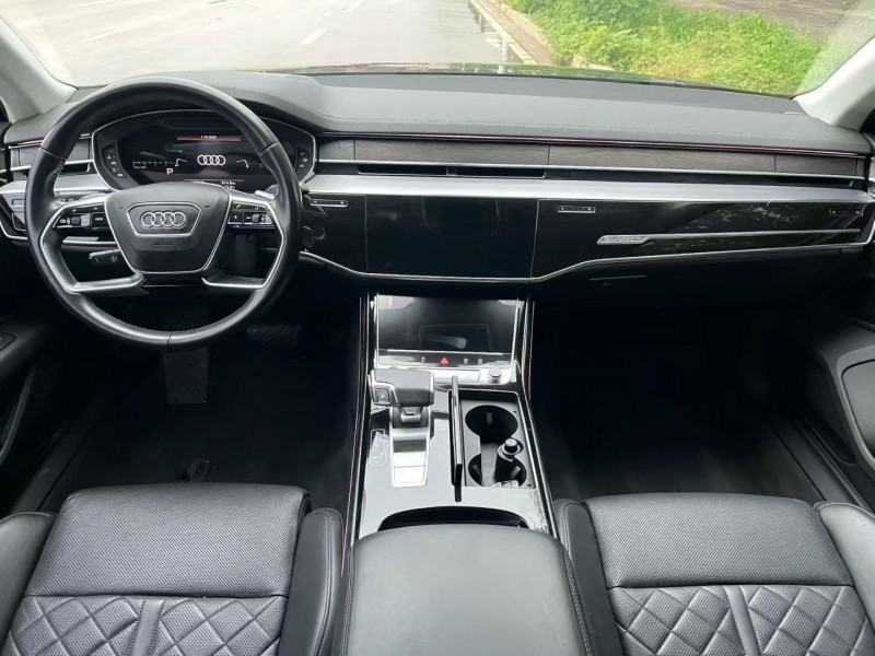 青岛21年奥迪A8L5