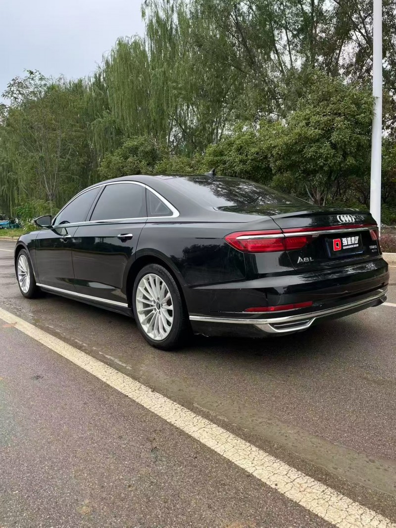 青岛21年奥迪A8L9