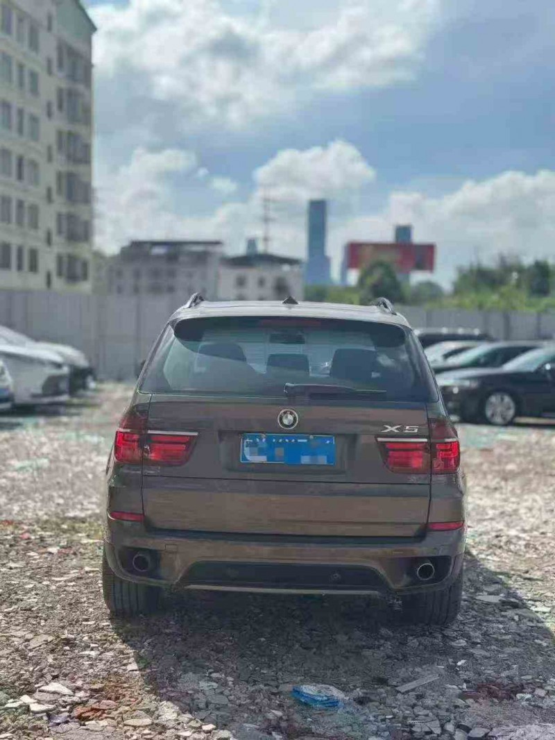 梧州12年宝马X56