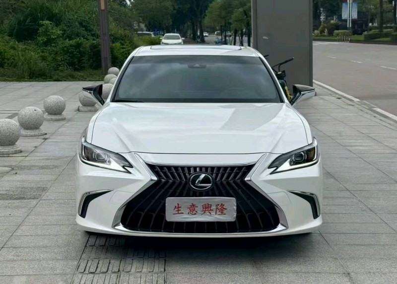 汕头24年雷克萨斯ES1