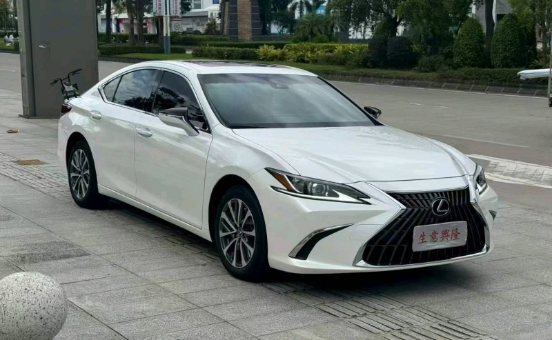 汕头24年雷克萨斯ES2