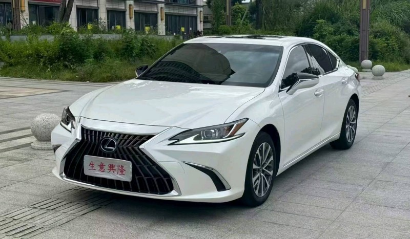 汕头24年雷克萨斯ES3