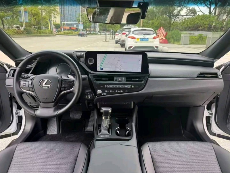 汕头24年雷克萨斯ES6