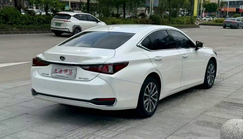 汕头24年雷克萨斯ES9
