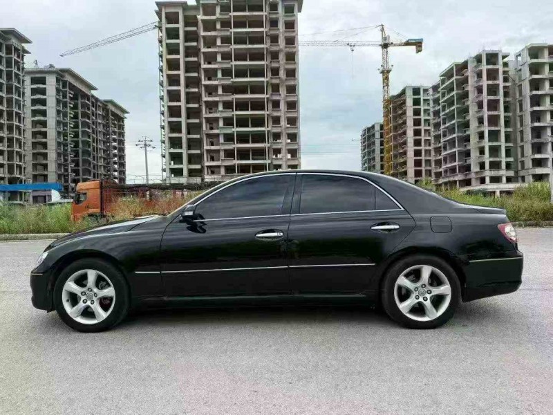 桂林10年丰田锐志4