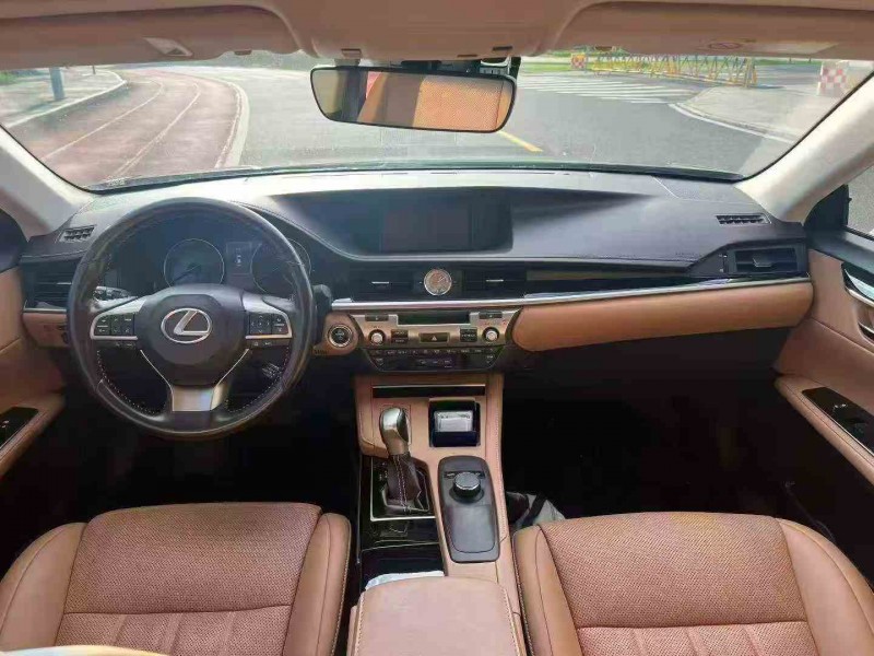 梧州17年雷克萨斯ES6