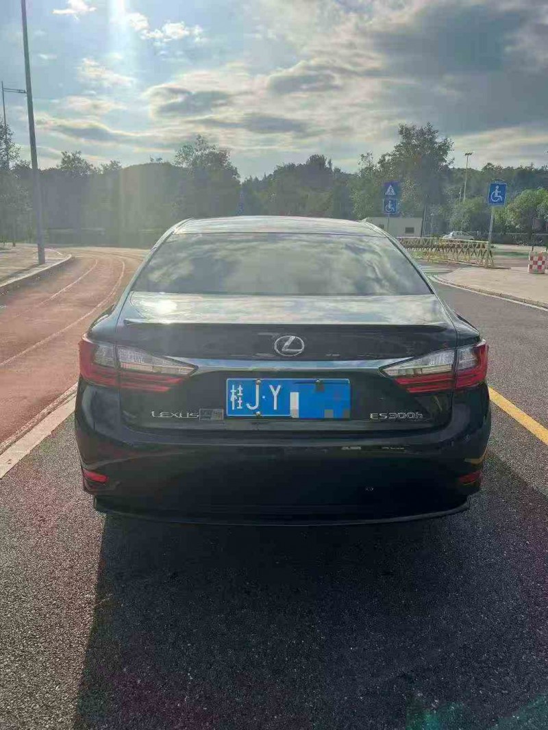 梧州17年雷克萨斯ES9
