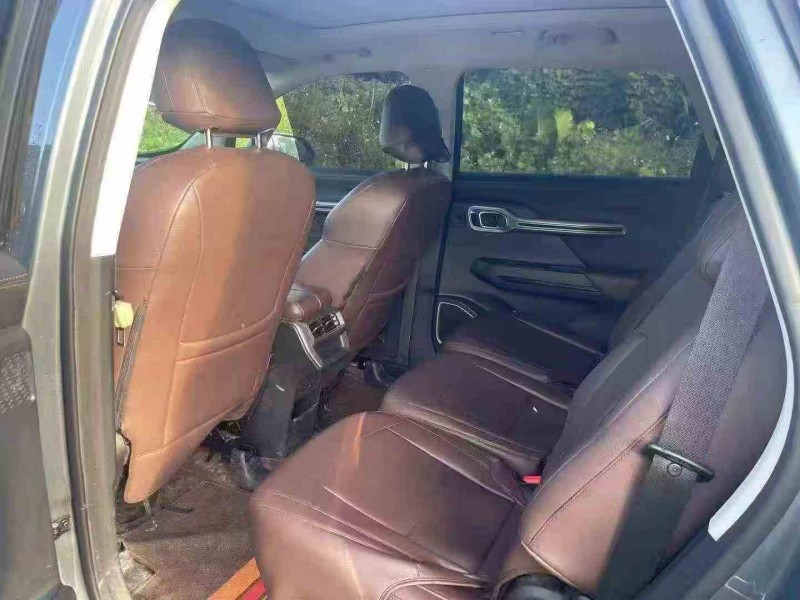 桂林21年吉利博越5