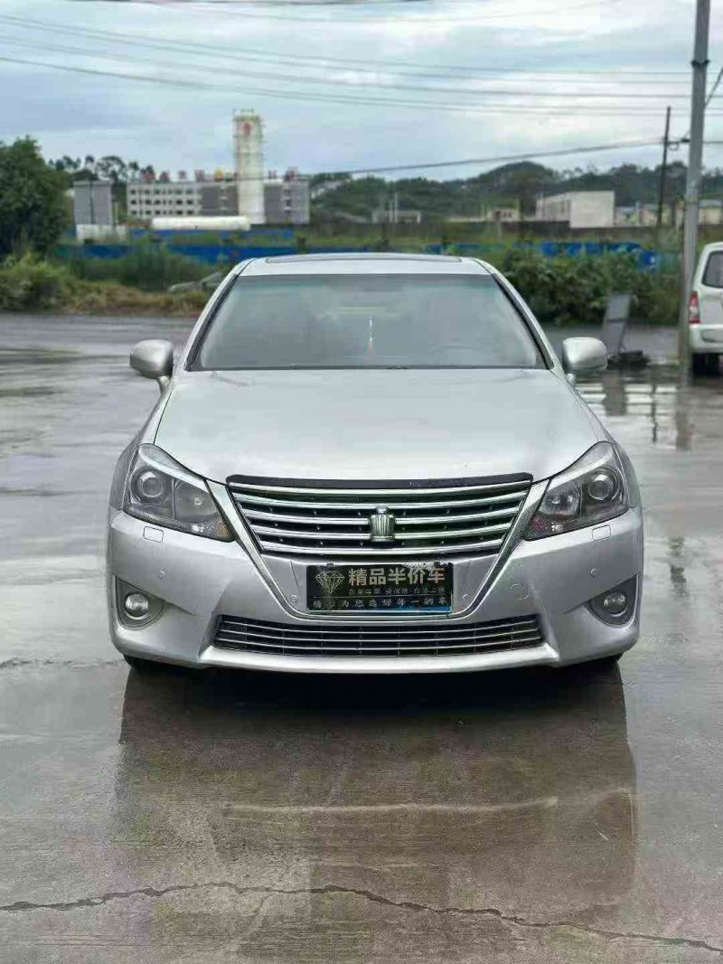 南宁13年丰田皇冠1