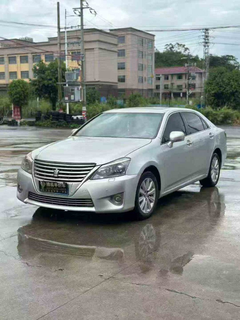 南宁13年丰田皇冠2