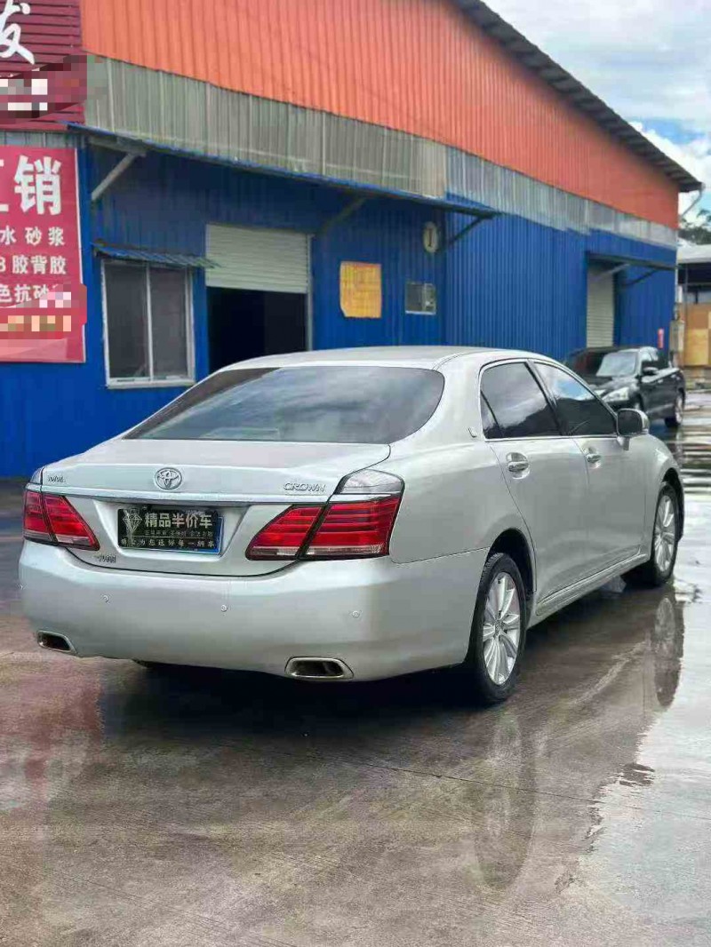 南宁13年丰田皇冠8