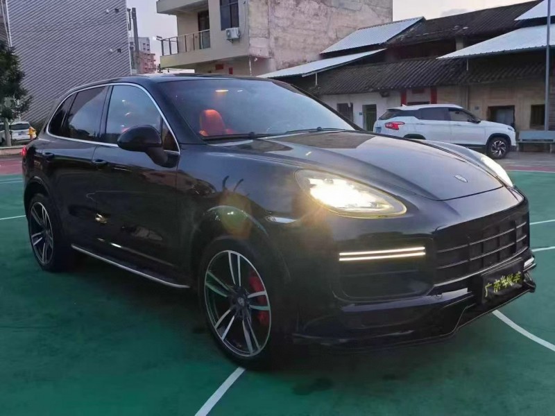 广州11年保时捷卡宴2