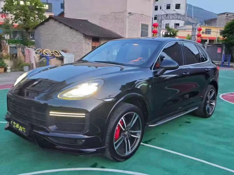 广州11年保时捷卡宴3