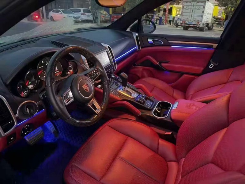 广州11年保时捷卡宴5