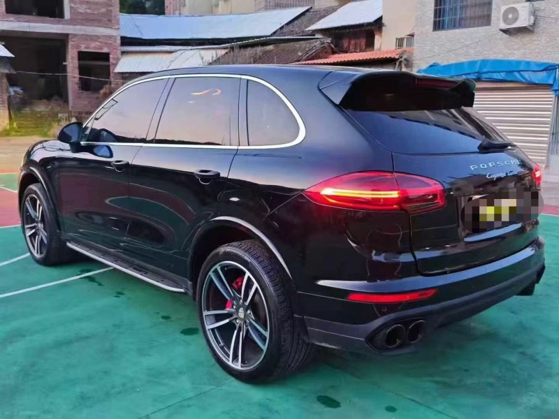 广州11年保时捷卡宴8