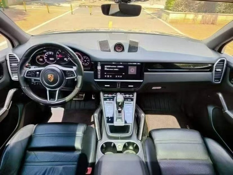 广州18年保时捷卡宴5