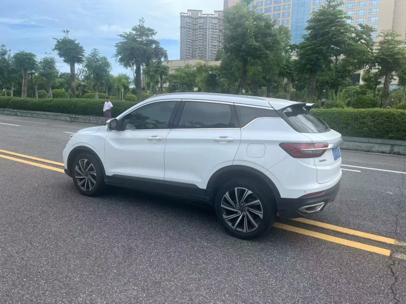 茂名19年吉利缤越7