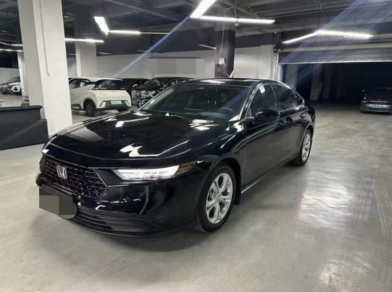 曲靖23年本田雅阁2