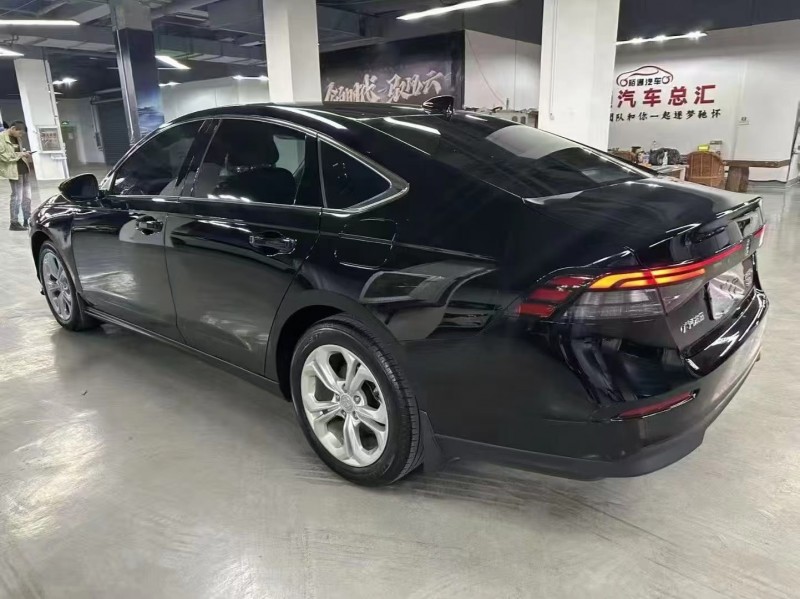 曲靖23年本田雅阁7