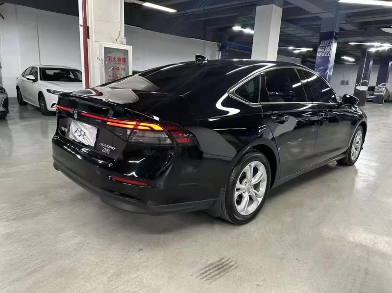 曲靖23年本田雅阁8