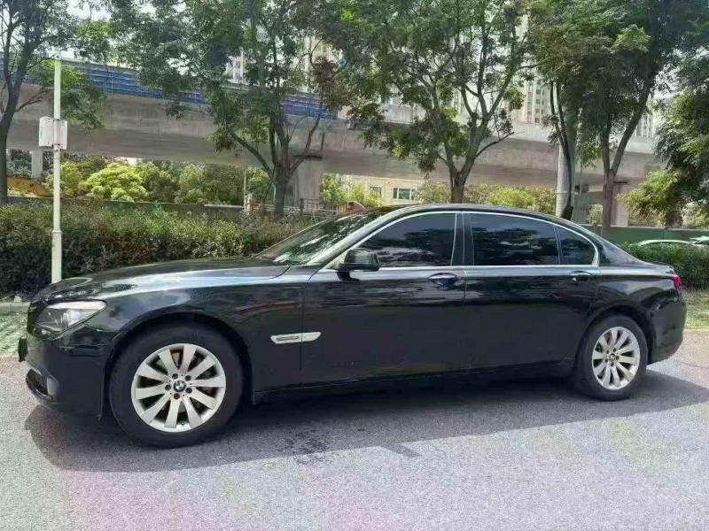 孝感12年宝马7系2