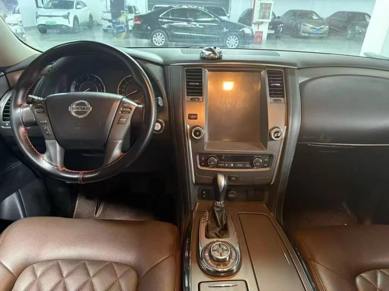 曲靖20年日产途乐4